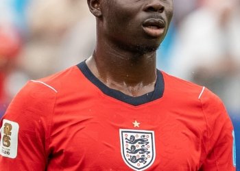 Bukayo Saka fitness concerns grow ahead of England’s World Cup knockout campaign as Neville and Wright question winger’s condition.