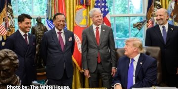 AI Leaders Agree to Self-Policing Standards as Washington holds off on regulation