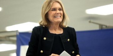Gloria Steinem, Pioneering Feminist Journalist and Co-Founder of Ms., Dies at 92