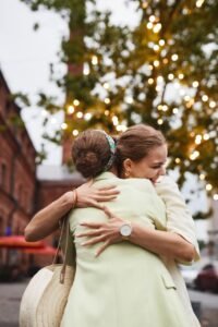 Best Friends for Decades, They Never Knew They Were Sisters Until a DNA Test Changed Everything