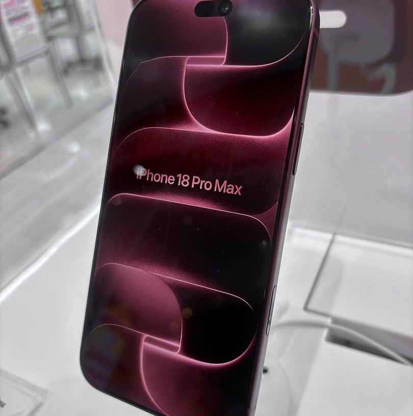 APPLE BOSS SAYS: iPhone users should stop putting a screen guard on their phone because iPhone Screen Protectors Make His ‘Skin Crawl’ after the company put in so much to make the screen Iron Man-like